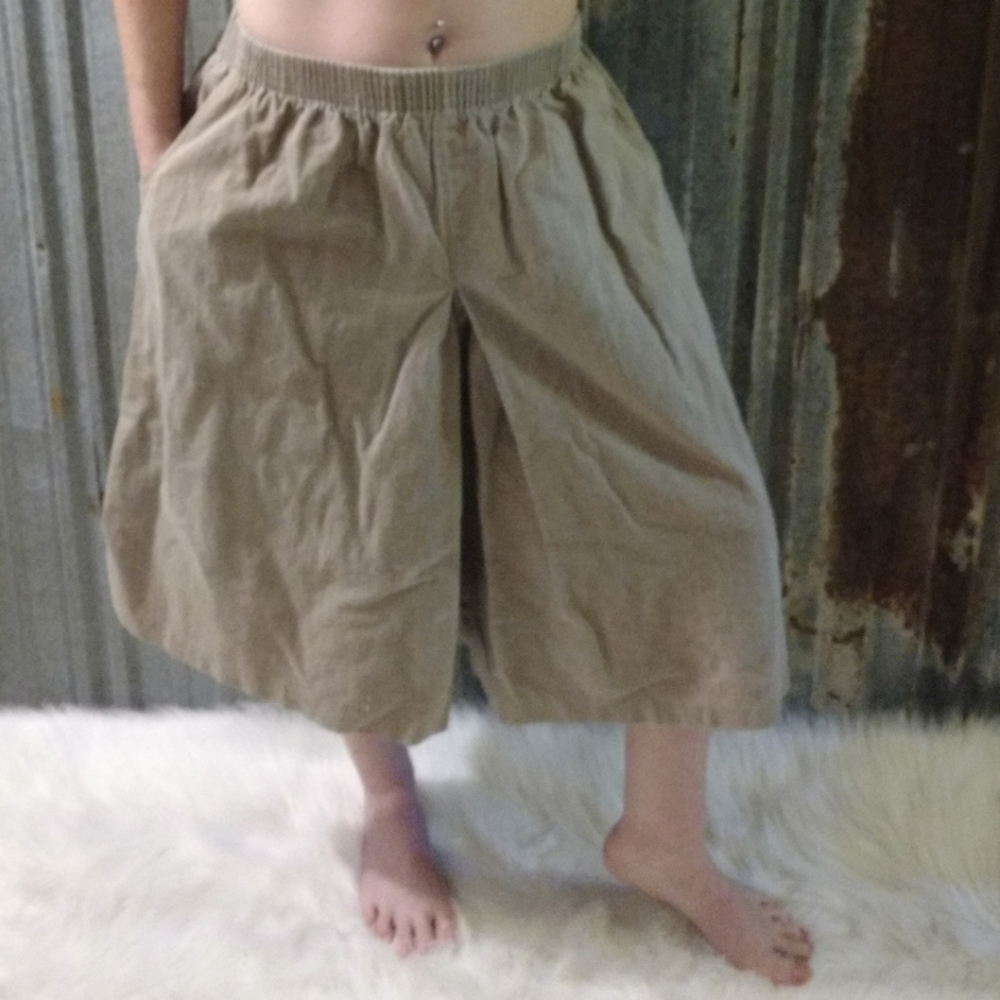 VINTAGE Over the Knee Tumbleweeds  Khaki Shorts